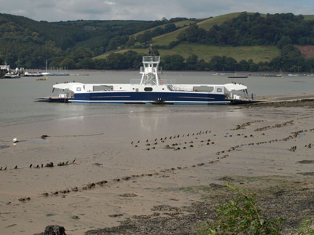 The Dartmouth Higher Ferry, the cable-guided floating bridge, on the River Dart